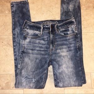 AE Highwaisted Acid Wash Jeans